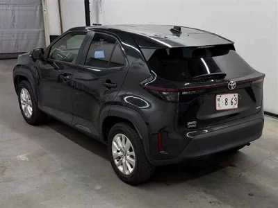 TOYOTA YARIS CROSS 1