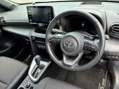 TOYOTA YARIS CROSS 3