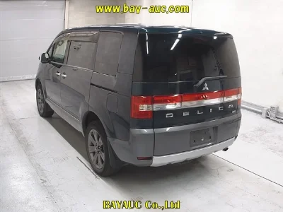 MITSUBISHI DELICA D5