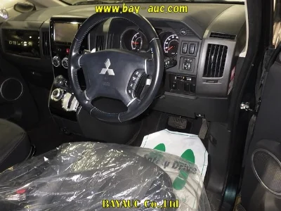 MITSUBISHI DELICA D5