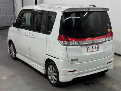 MITSUBISHI DELICA D2