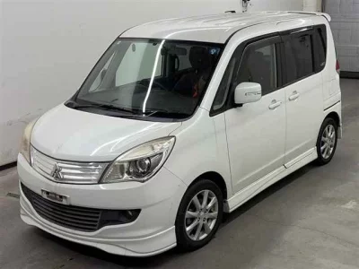 MITSUBISHI DELICA D2