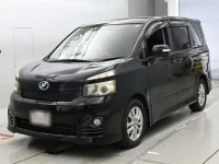 Цена авто Toyota Voxy с аукционов Японии, номер кузова ZRR70W, пробег 179 000, оценка 7