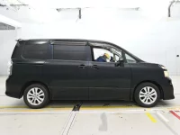 Цена авто Toyota Voxy с аукционов Японии, номер кузова ZRR70W, пробег 179 000, оценка 7