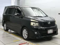 Цена авто Toyota Voxy с аукционов Японии, номер кузова ZRR70W, пробег 179 000, оценка 7
