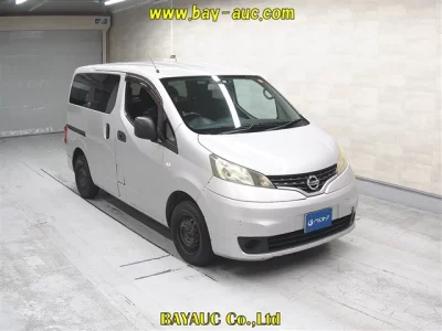 NISSAN NV200