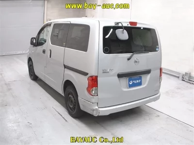 NISSAN NV200