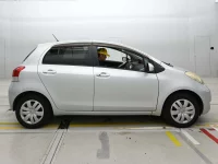 Цена авто Toyota Vitz с аукционов Японии, номер кузова KSP90, пробег 82 000, оценка 7