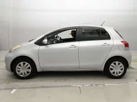 Цена авто Toyota Vitz с аукционов Японии, номер кузова KSP90, пробег 82 000, оценка 7