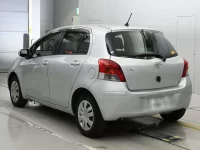 Цена авто Toyota Vitz с аукционов Японии, номер кузова KSP90, пробег 82 000, оценка 7