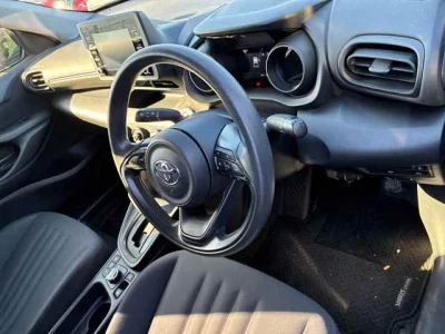 TOYOTA YARIS CROSS 3