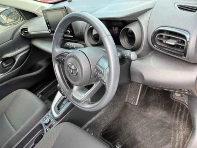 TOYOTA YARIS CROSS 2