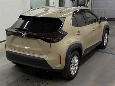 TOYOTA YARIS CROSS 4