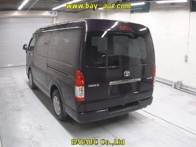 TOYOTA HIACE VAN