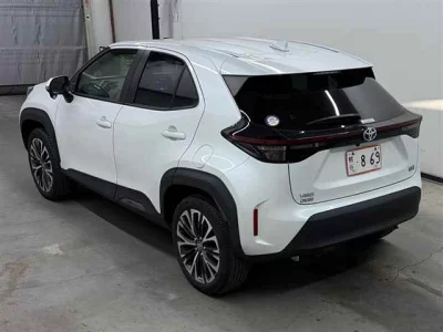 TOYOTA YARIS CROSS 1