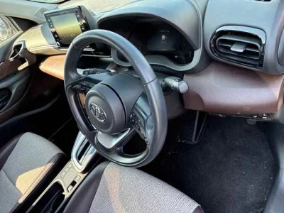 TOYOTA YARIS CROSS 2