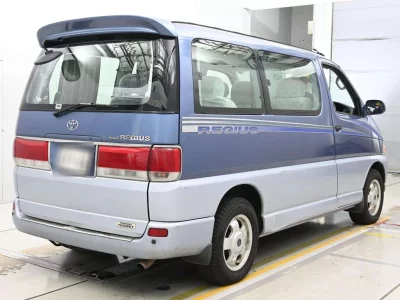 TOYOTA HIACE REGIUS