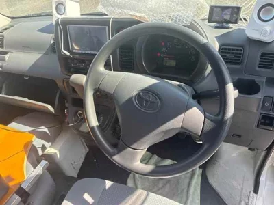 TOYOTA PIXIS VAN