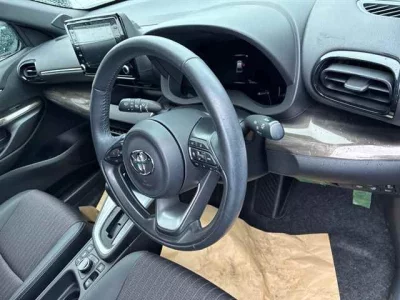 TOYOTA YARIS CROSS 3