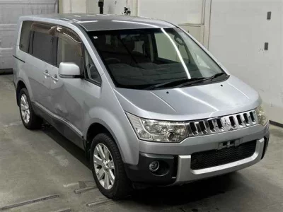 MITSUBISHI DELICA D5