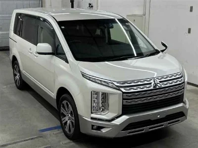 MITSUBISHI DELICA D5