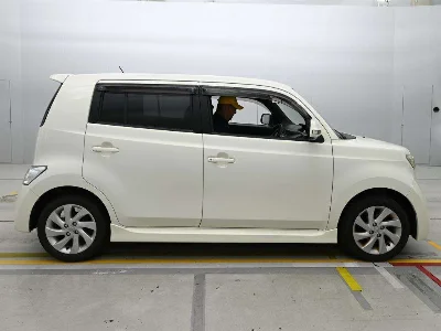 TOYOTA BB