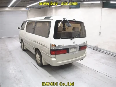 TOYOTA HIACE