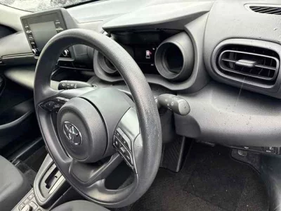 TOYOTA YARIS CROSS 1
