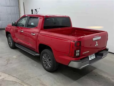 MITSUBISHI TRITON