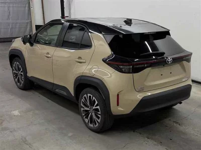 TOYOTA YARIS CROSS 2