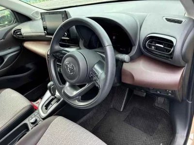 TOYOTA YARIS CROSS 3