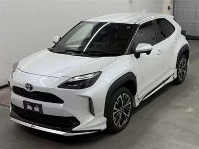 TOYOTA YARIS CROSS 4