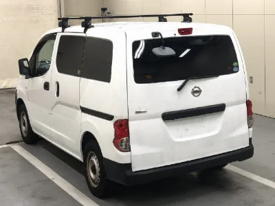 NISSAN NV200