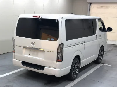 TOYOTA REGIUS ACE VAN