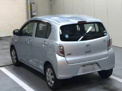 DAIHATSU MIRA E S 4