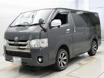 TOYOTA HIACE VAN