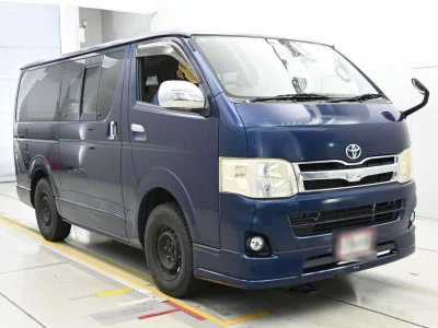 TOYOTA HIACE VAN