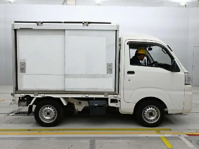DAIHATSU HIJET TRUCK 3