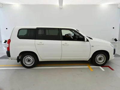 TOYOTA SUCCEED
