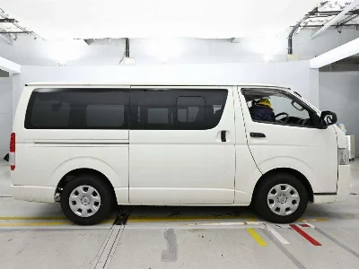 TOYOTA REGIUS VAN