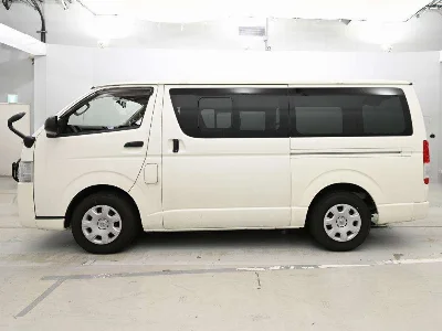 TOYOTA REGIUS VAN