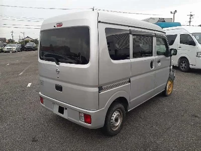 NISSAN CLIPPER VAN