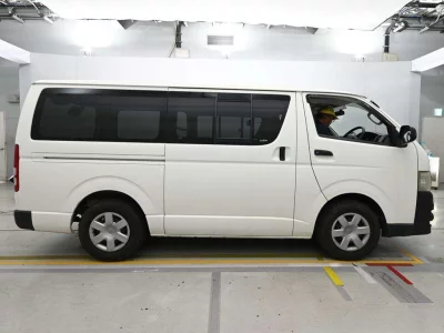 TOYOTA HIACE VAN