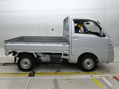 DAIHATSU HIJET TRUCK 3