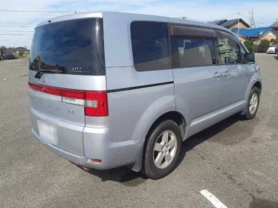 MITSUBISHI DELICA D5