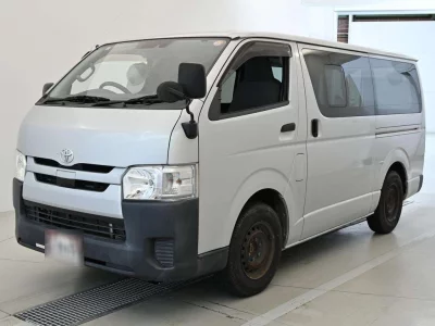 TOYOTA REGIUS VAN