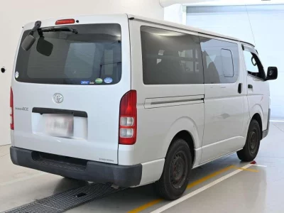 TOYOTA REGIUS VAN