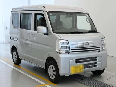 NISSAN CLIPPER VAN