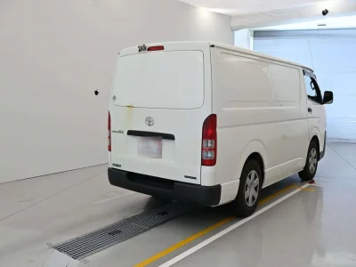 TOYOTA REGIUS VAN
