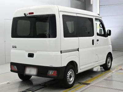 TOYOTA PIXIS VAN